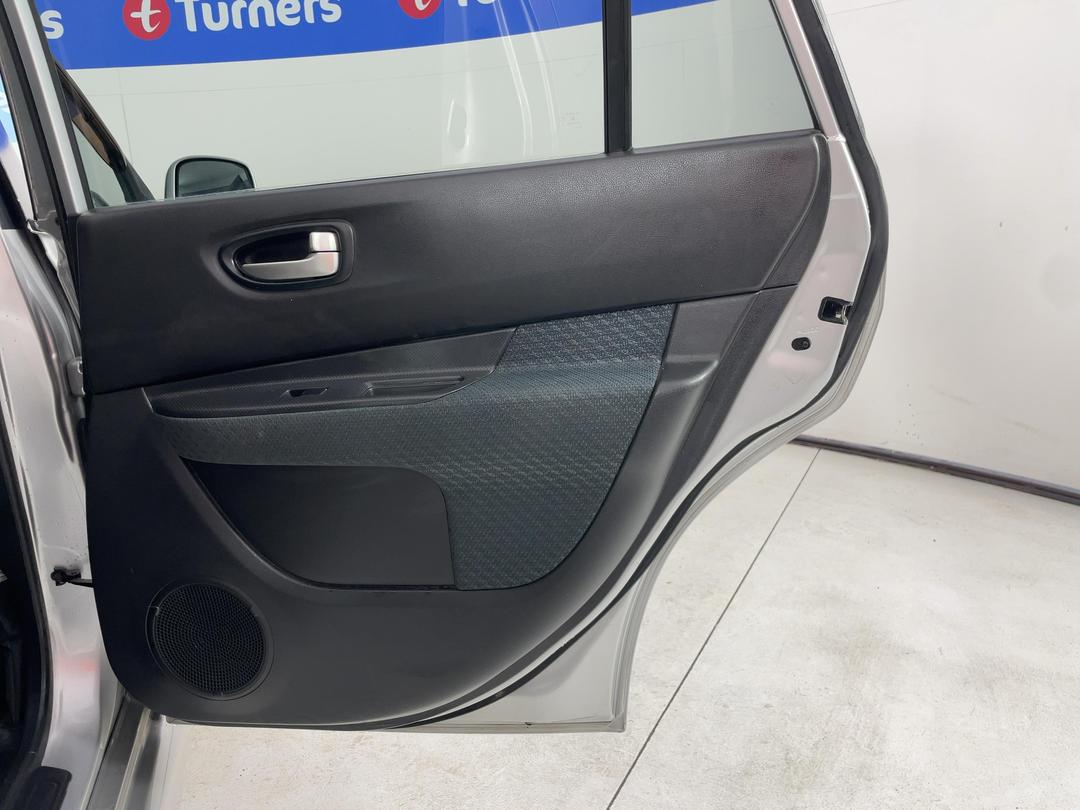 Photo '19' of Nissan Wingroad