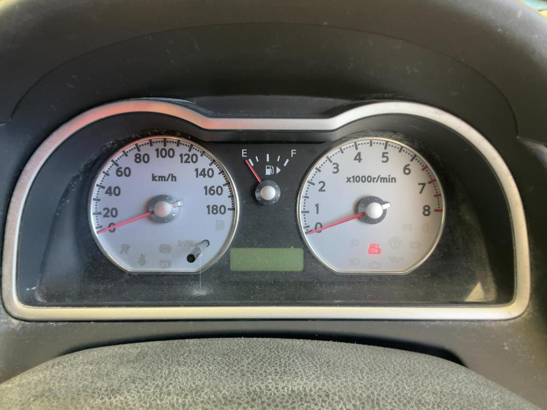 Photo '10' of Nissan Wingroad
