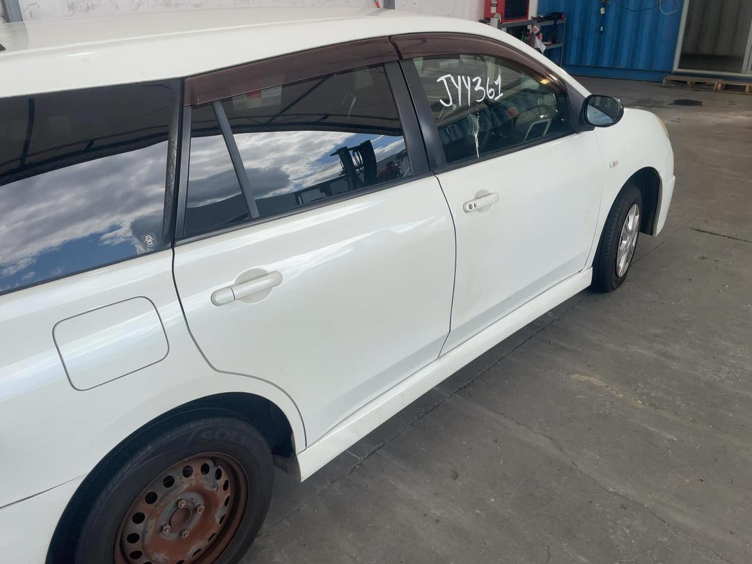 Photo '10' of Nissan Wingroad Photo '10' of Nissan Wingroad