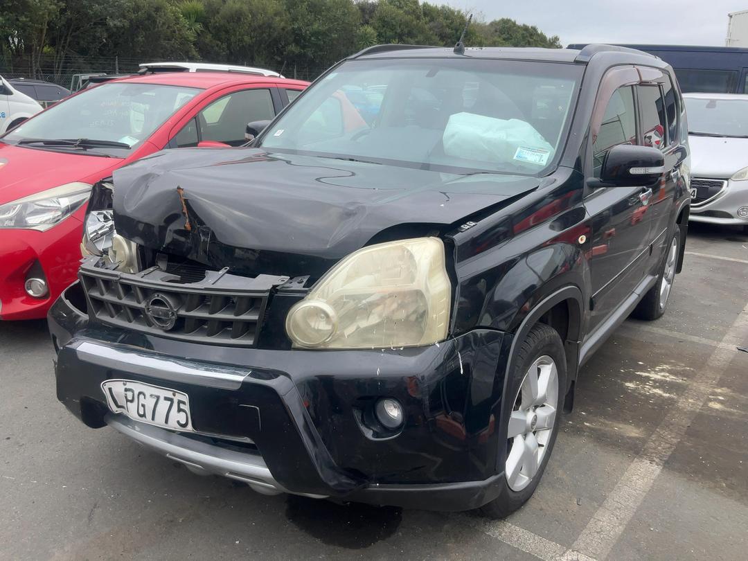 Photo '2' of Nissan X-Trail