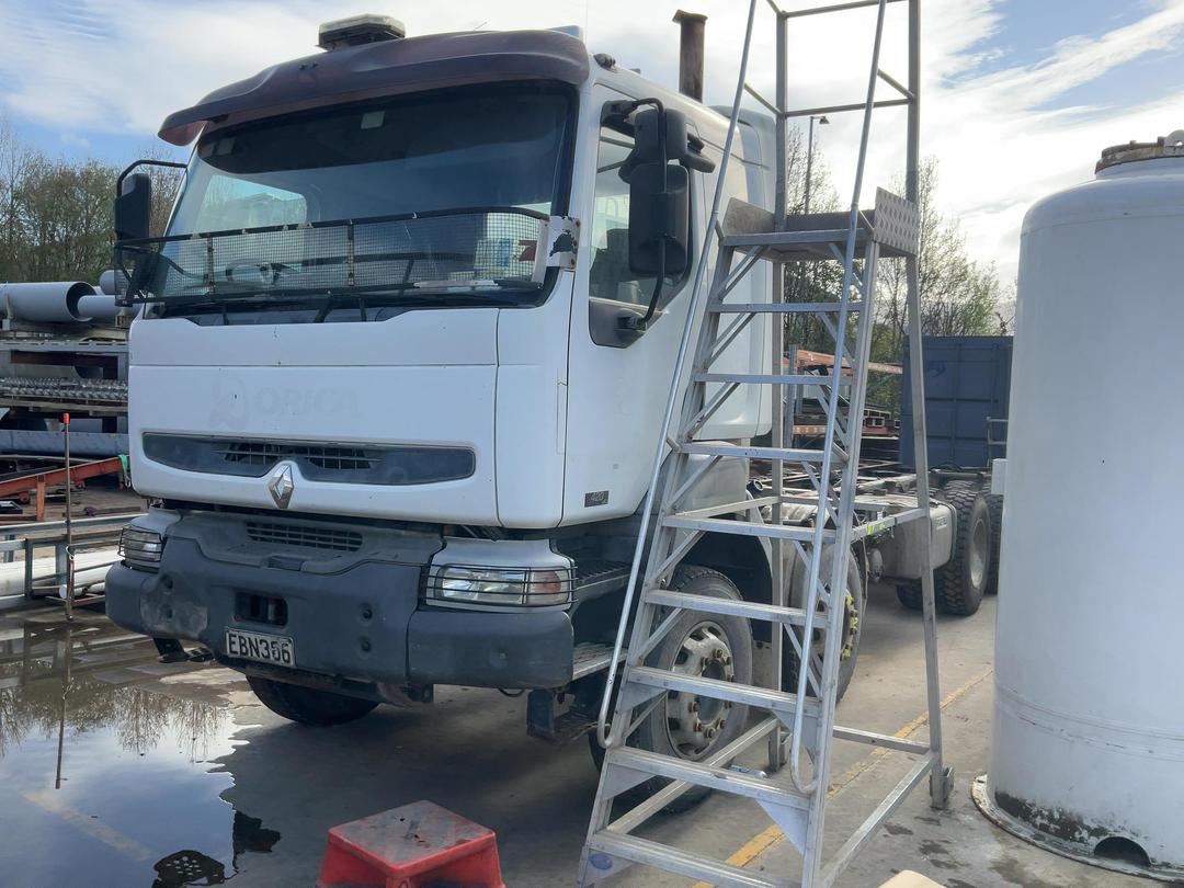 Photo '4' of Renault Kerax 420DCI Cab Chassis