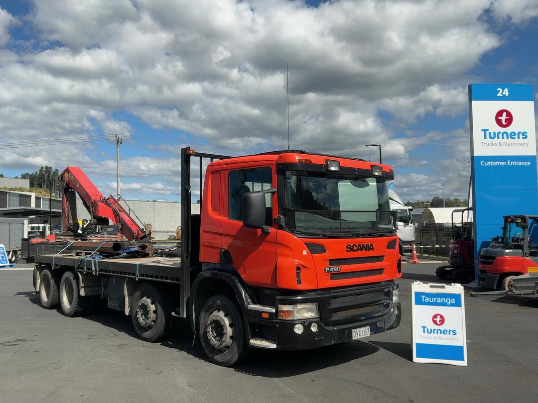 Photo '1' of SCANIA P420 Flat Deck Crane