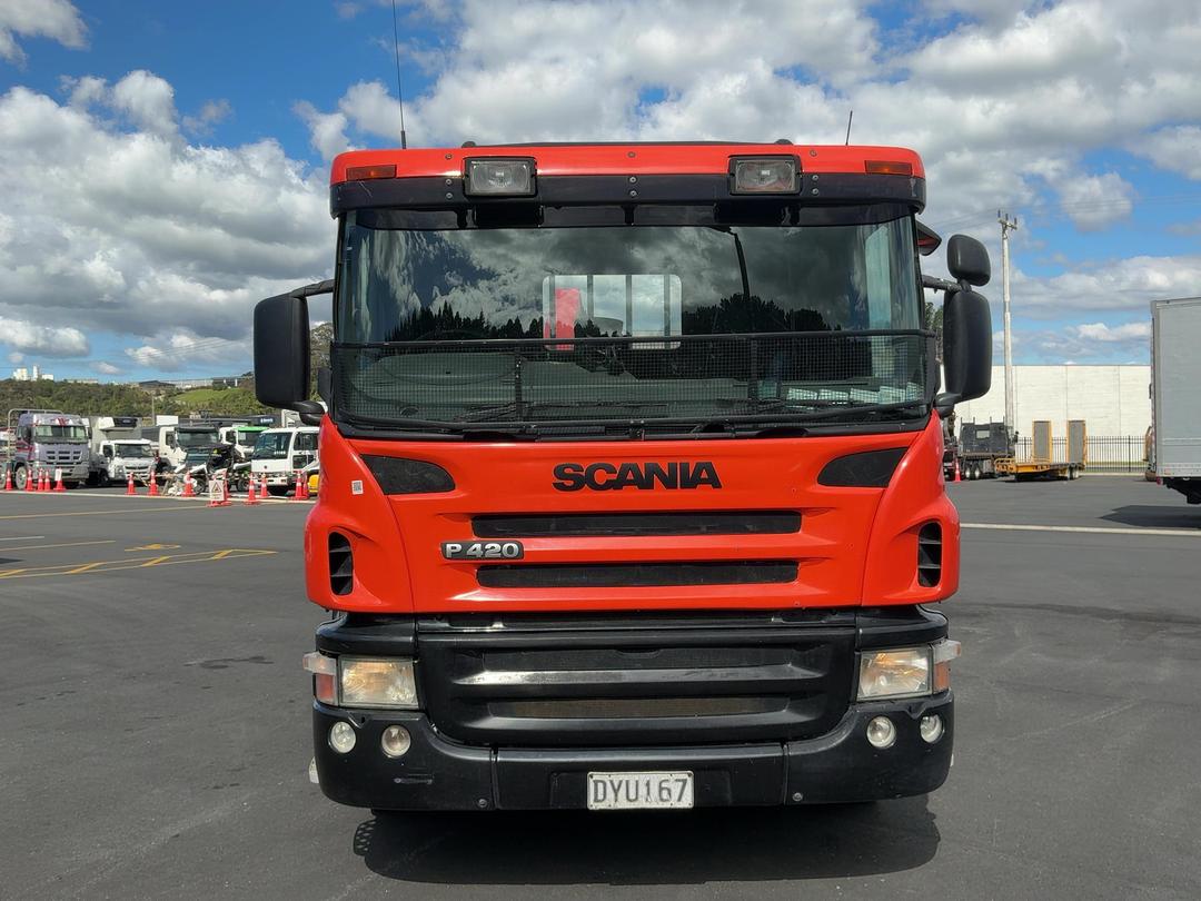 Photo '10' of SCANIA P420 Flat Deck Crane