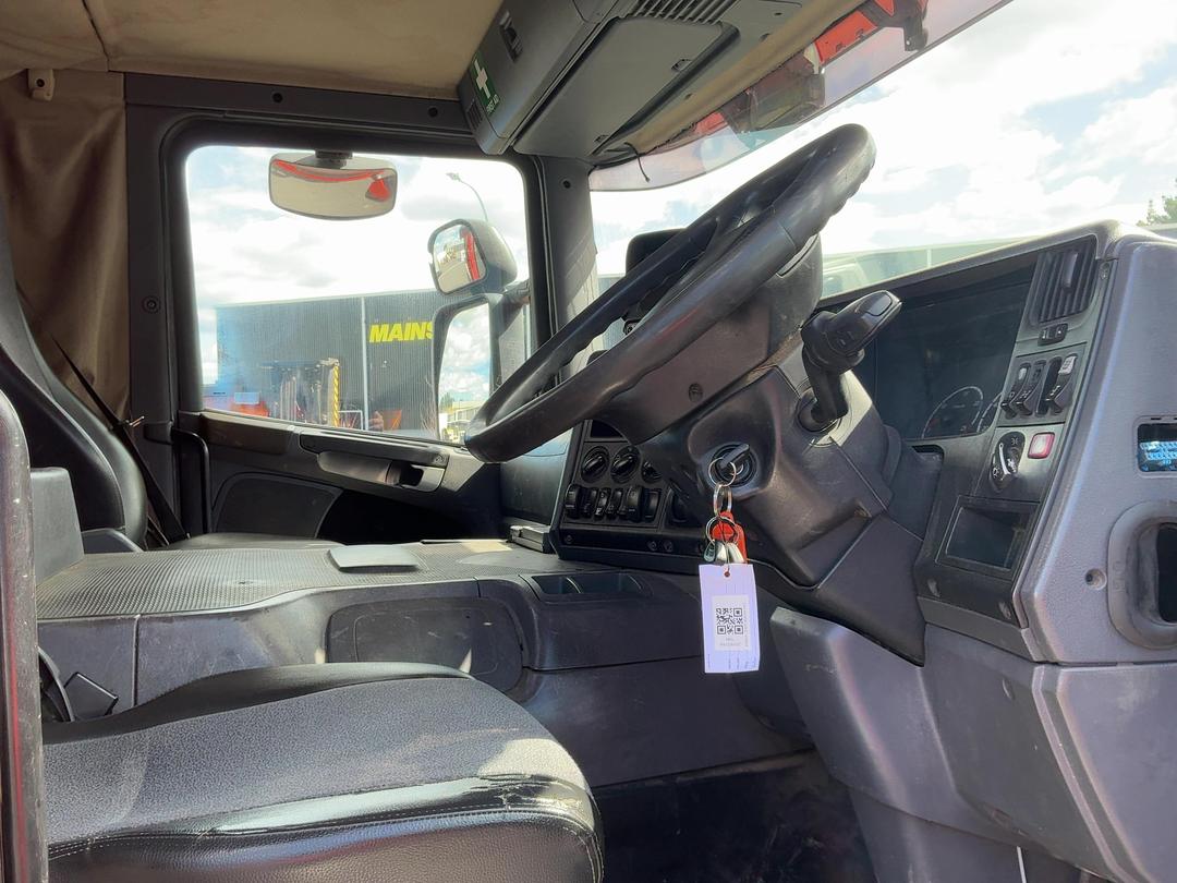 Photo '11' of SCANIA P420 Flat Deck Crane