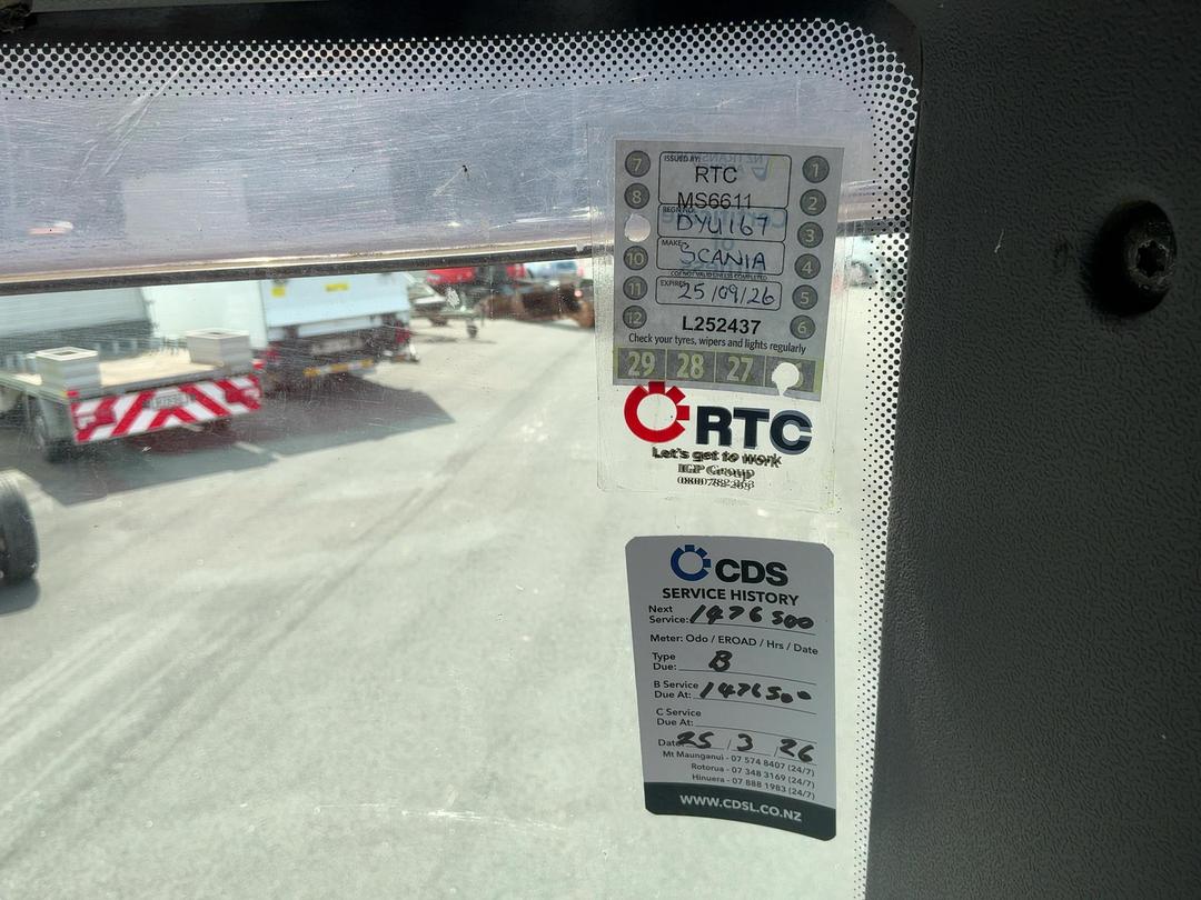 Photo '14' of SCANIA P420 Flat Deck Crane