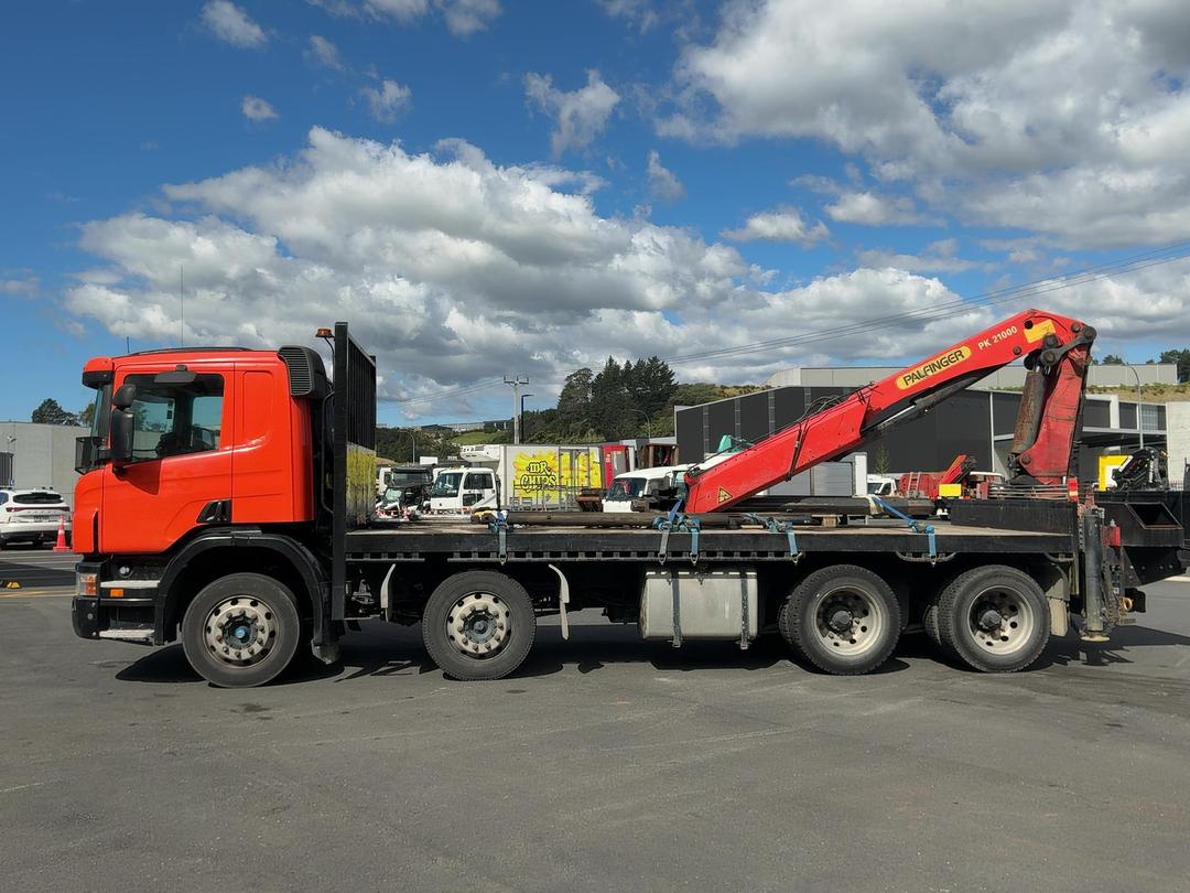 Photo '8' of SCANIA P420 Flat Deck Crane