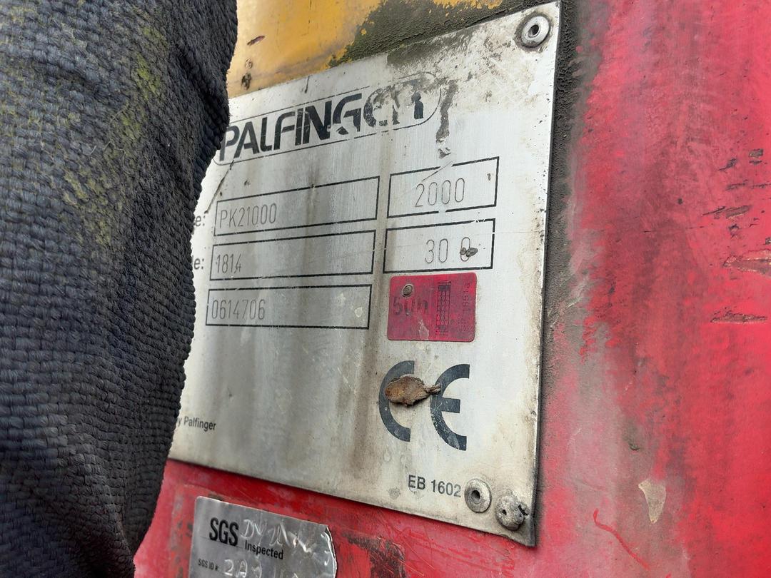 Photo '21' of SCANIA P420 Flat Deck Crane