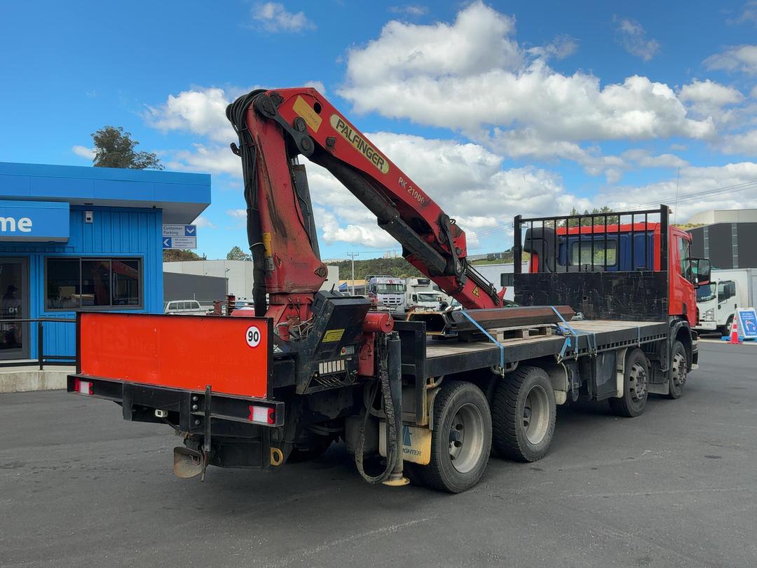 Photo '4' of SCANIA P420 Flat Deck Crane