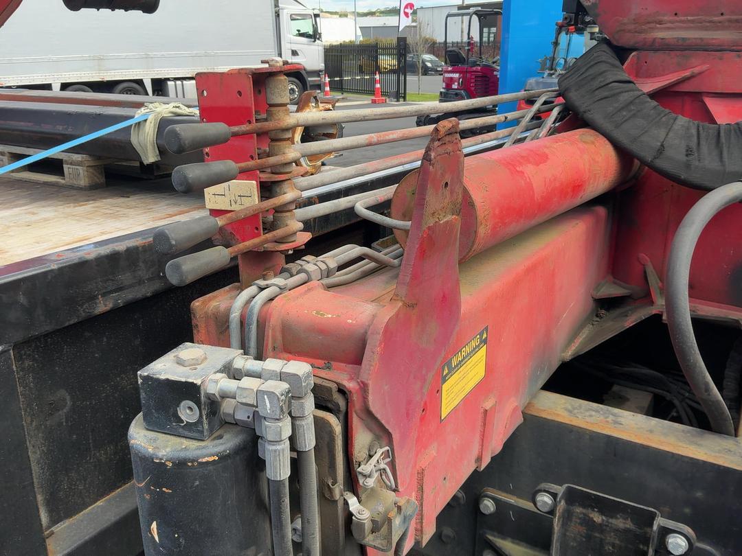 Photo '29' of SCANIA P420 Flat Deck Crane