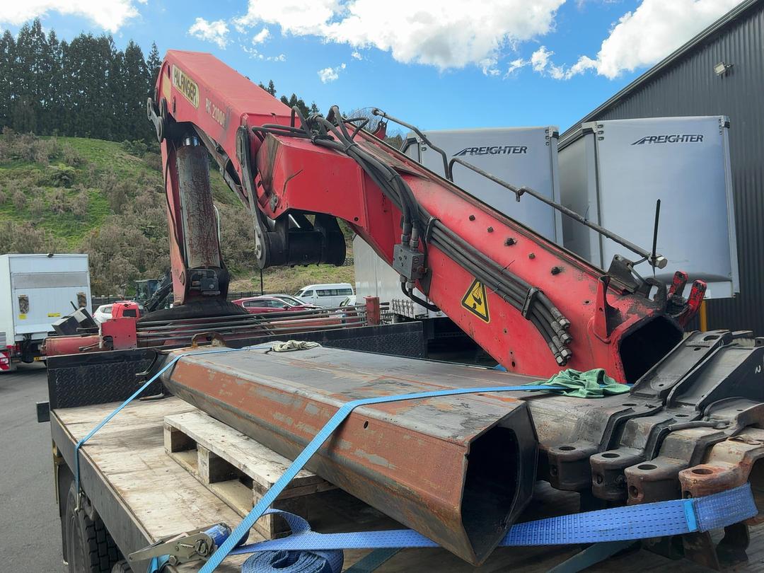 Photo '20' of SCANIA P420 Flat Deck Crane