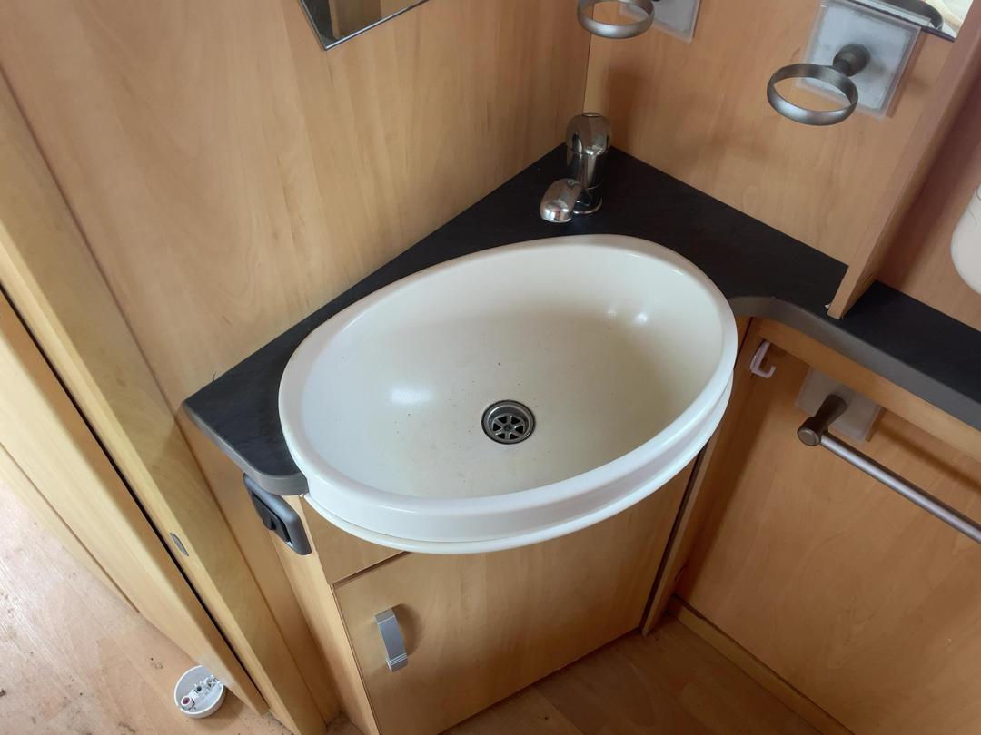 Photo '15' of STERLING ECCLES JEWEL Caravan - Single Photo '15' of STERLING ECCLES JEWEL Caravan - Single