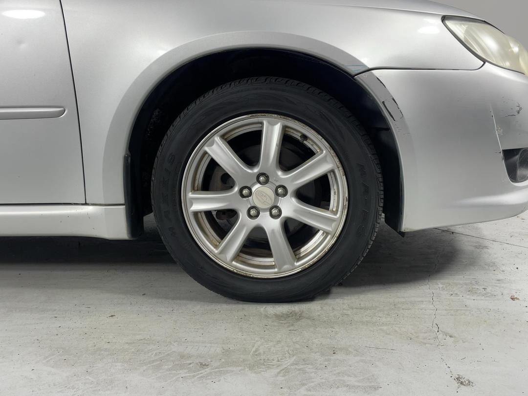 Photo '9' of Subaru Legacy