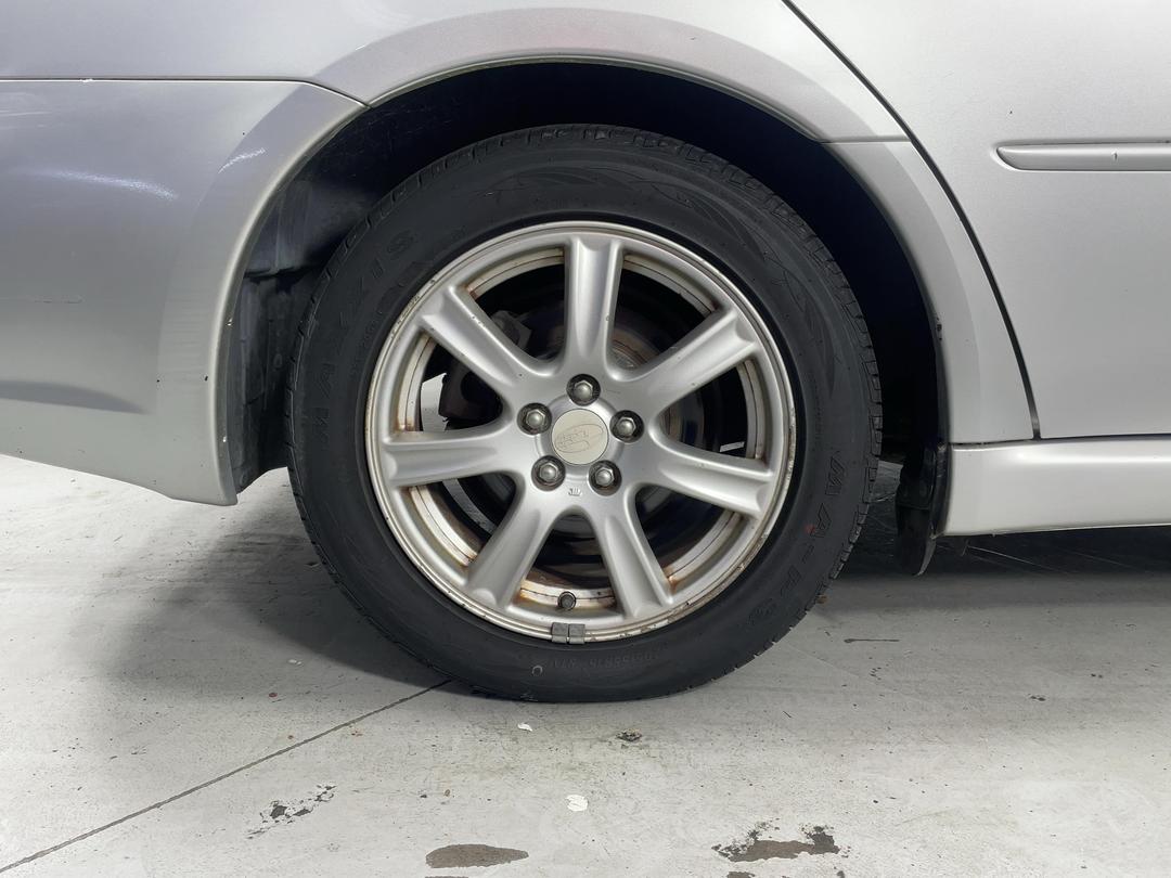 Photo '12' of Subaru Legacy