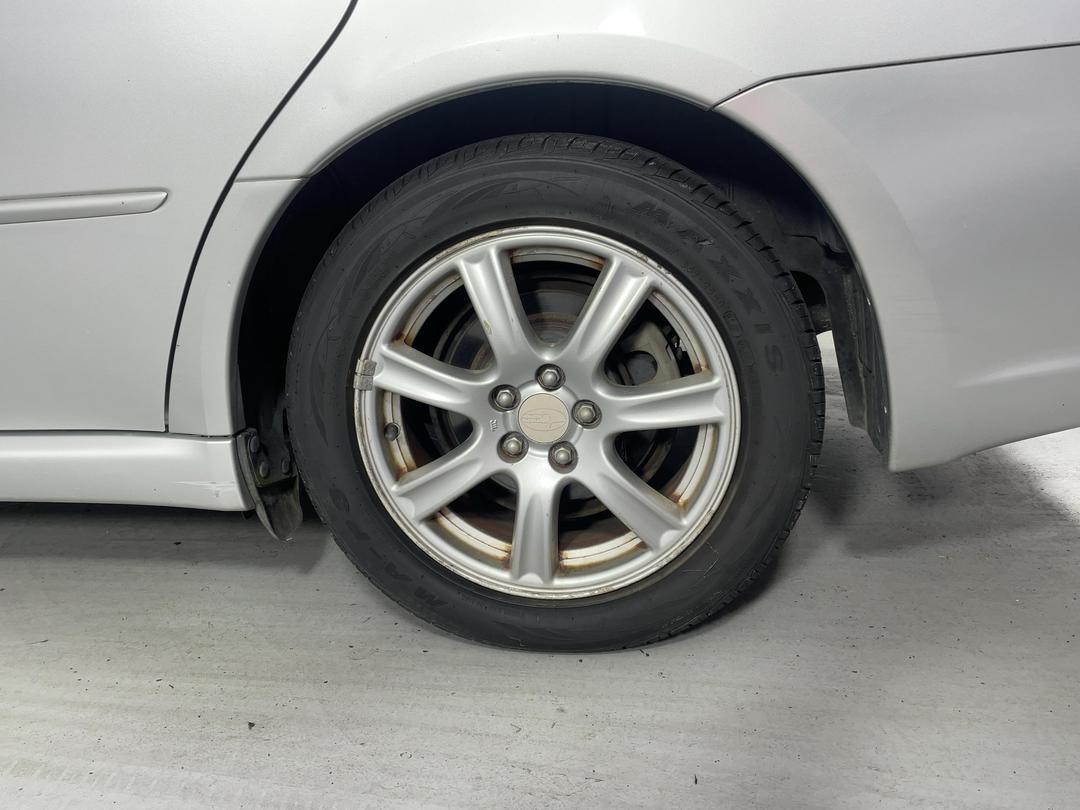 Photo '11' of Subaru Legacy