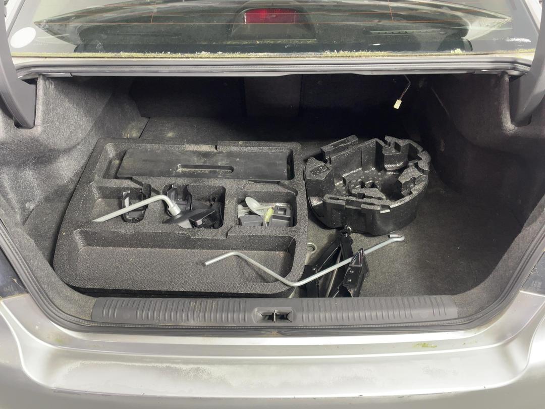 Photo '14' of Subaru Legacy