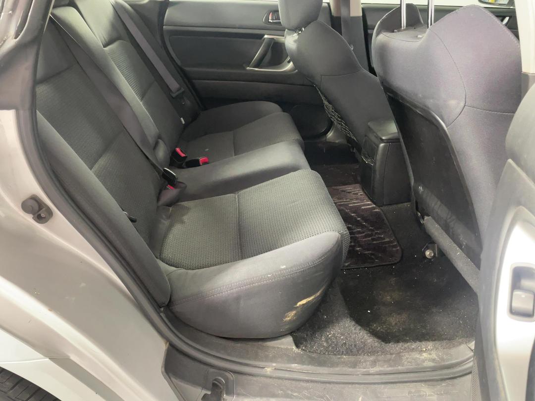 Photo '20' of Subaru Legacy