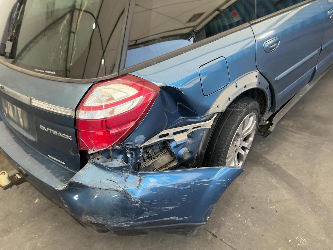 Photo '12' of Subaru Legacy