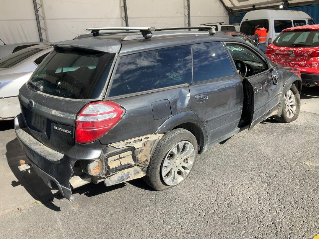 Photo '17' of Subaru Outback R