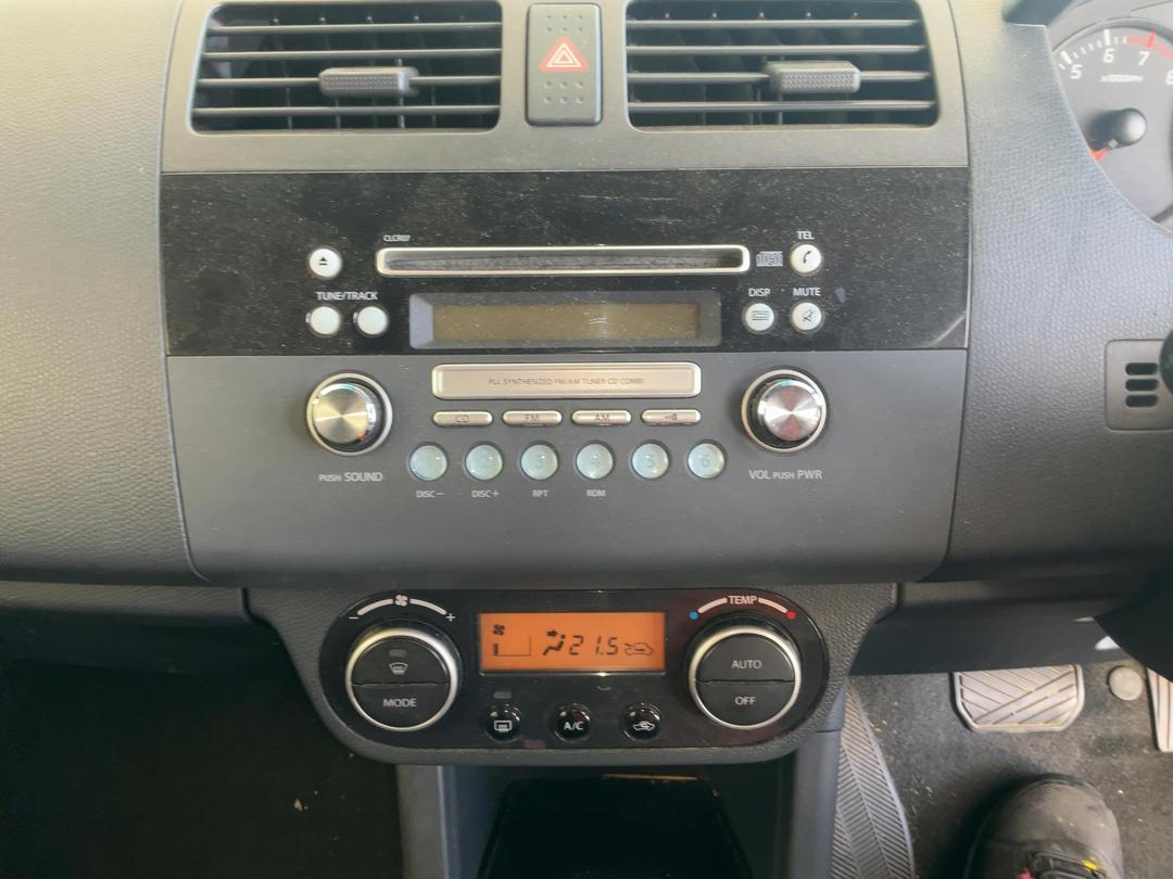 Photo '11' of Suzuki Swift