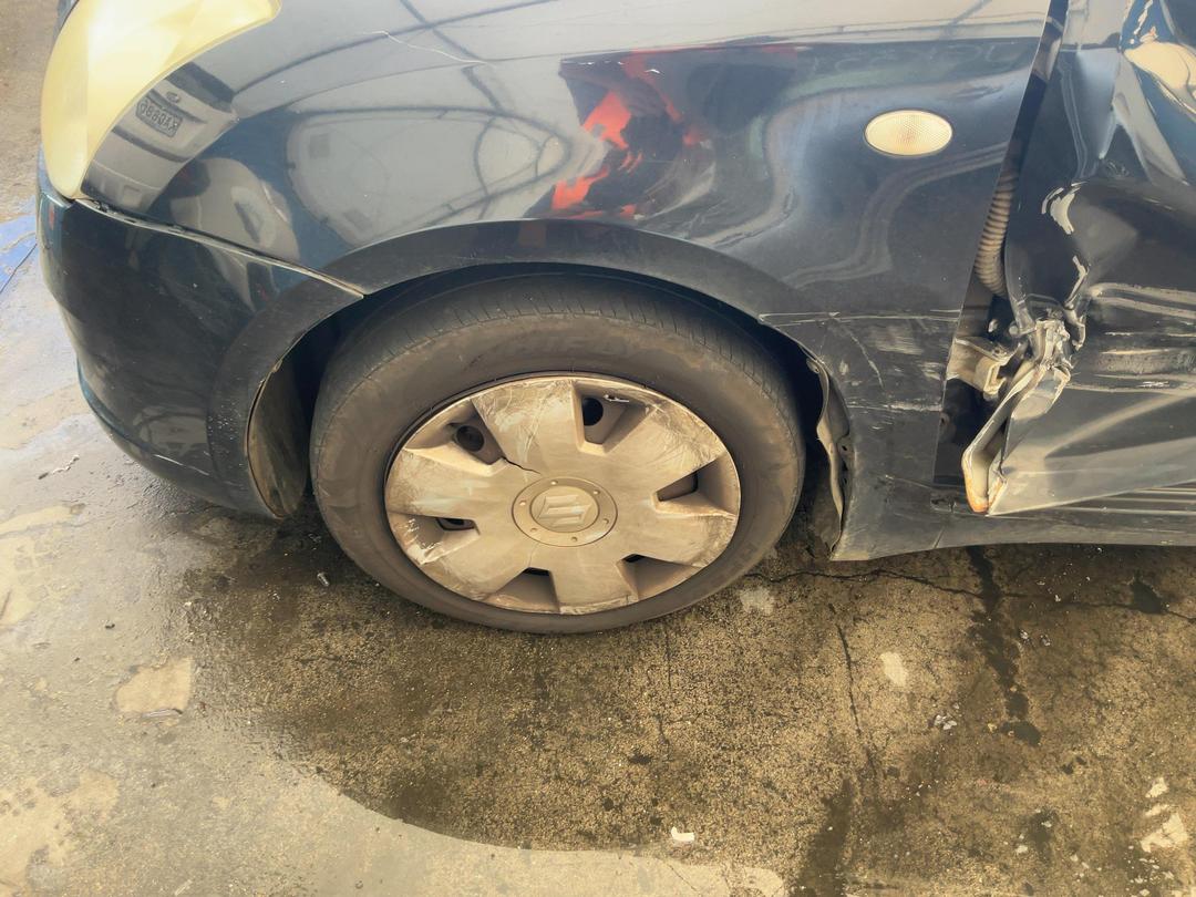 Photo '14' of Suzuki Swift