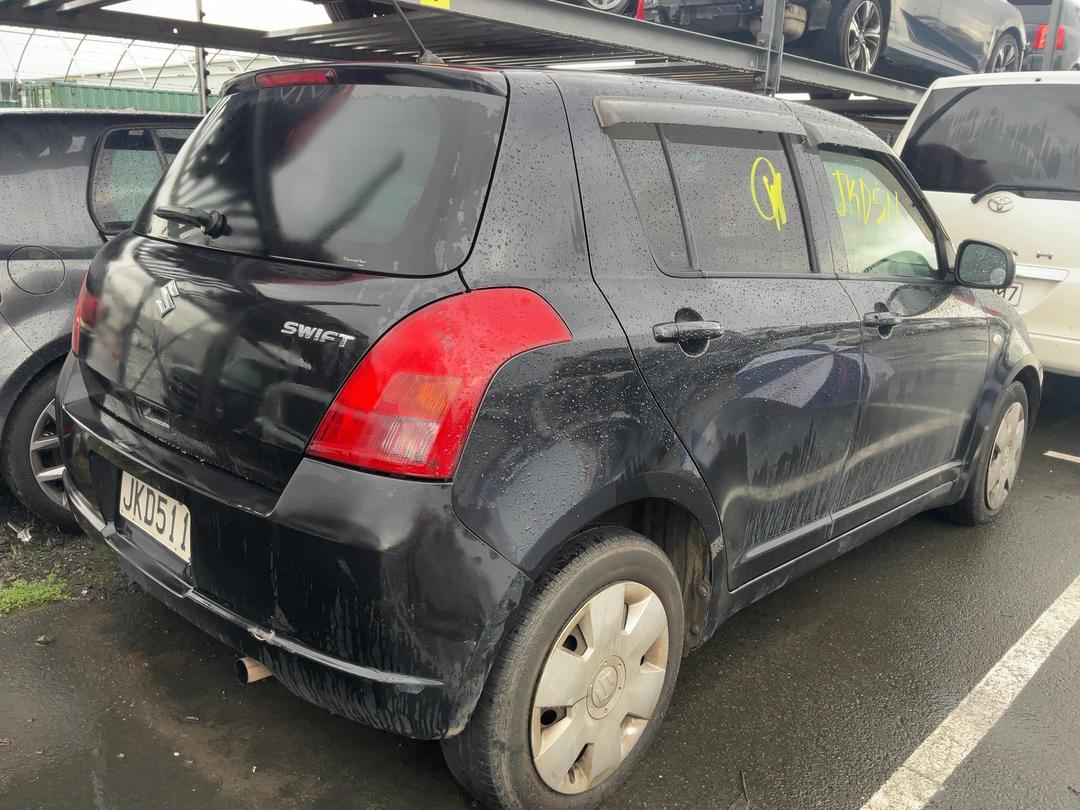 Photo '5' of Suzuki Swift