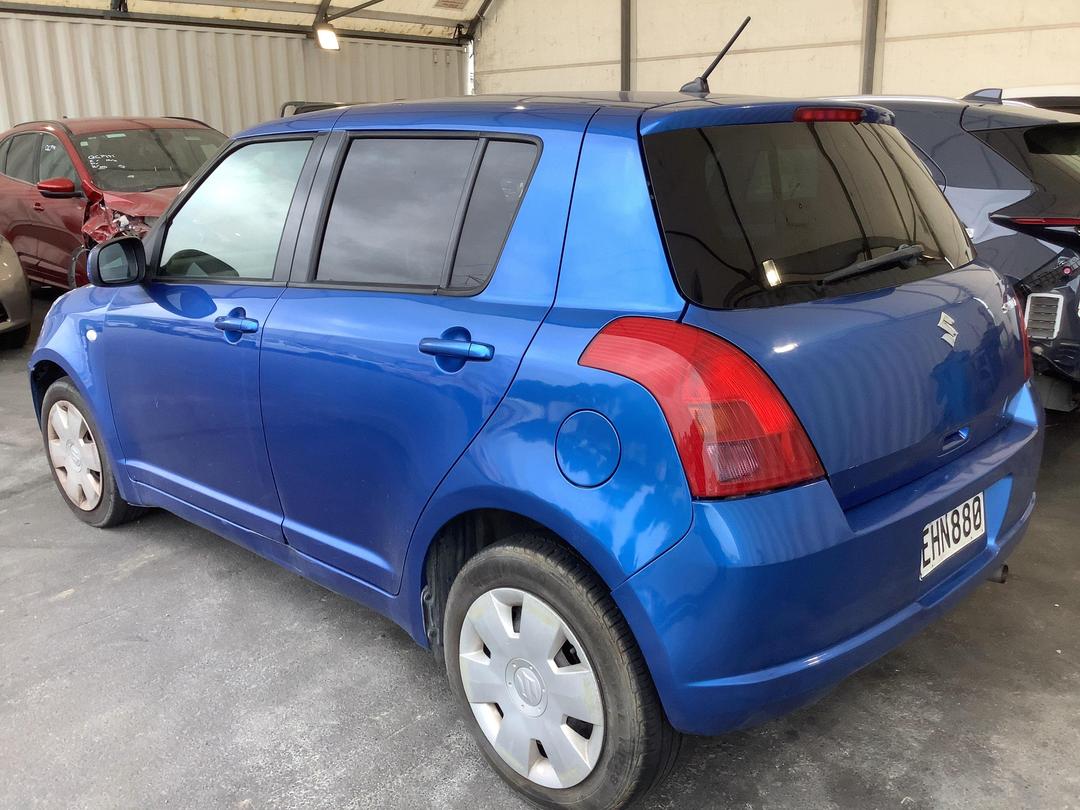 Photo '5' of Suzuki Swift