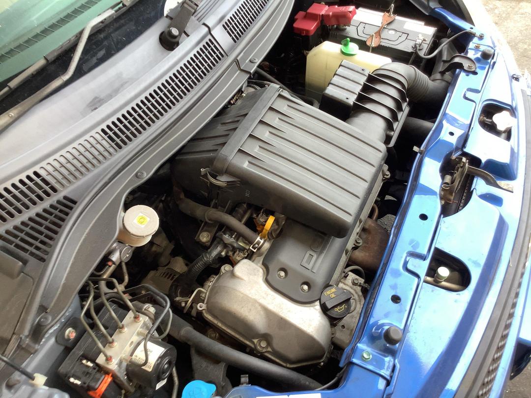 Photo '12' of Suzuki Swift