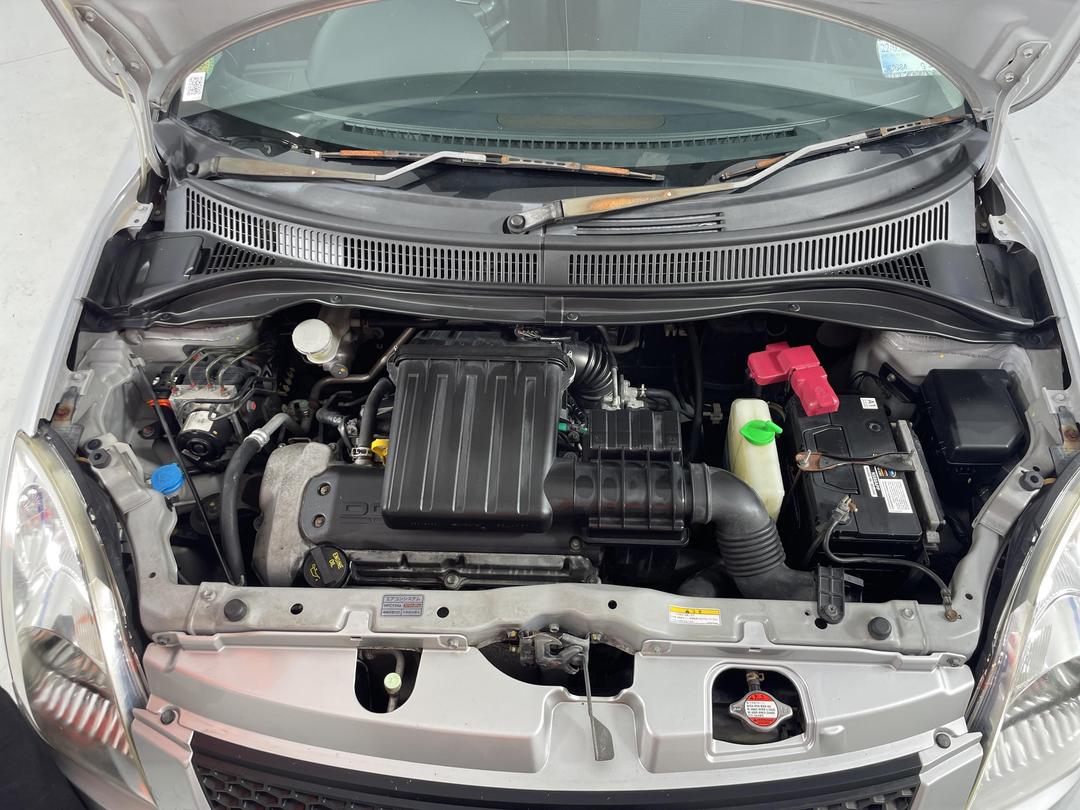 Photo '13' of Suzuki Swift