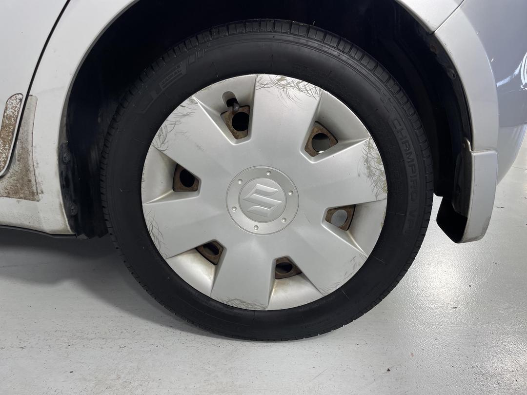 Photo '11' of Suzuki Swift