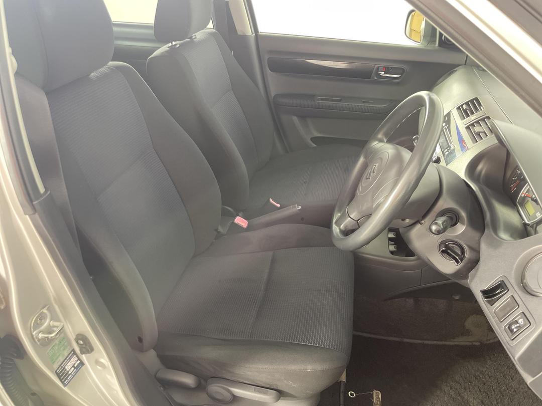 Photo '16' of Suzuki Swift