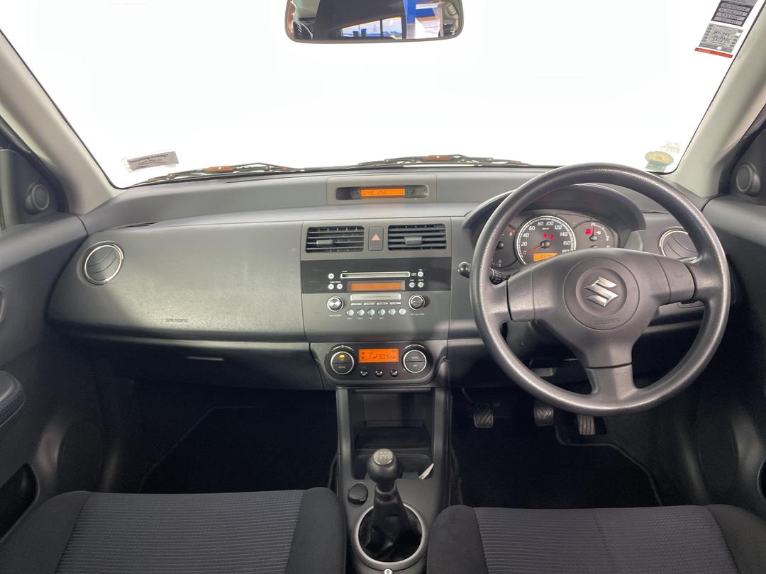 Photo '17' of Suzuki Swift