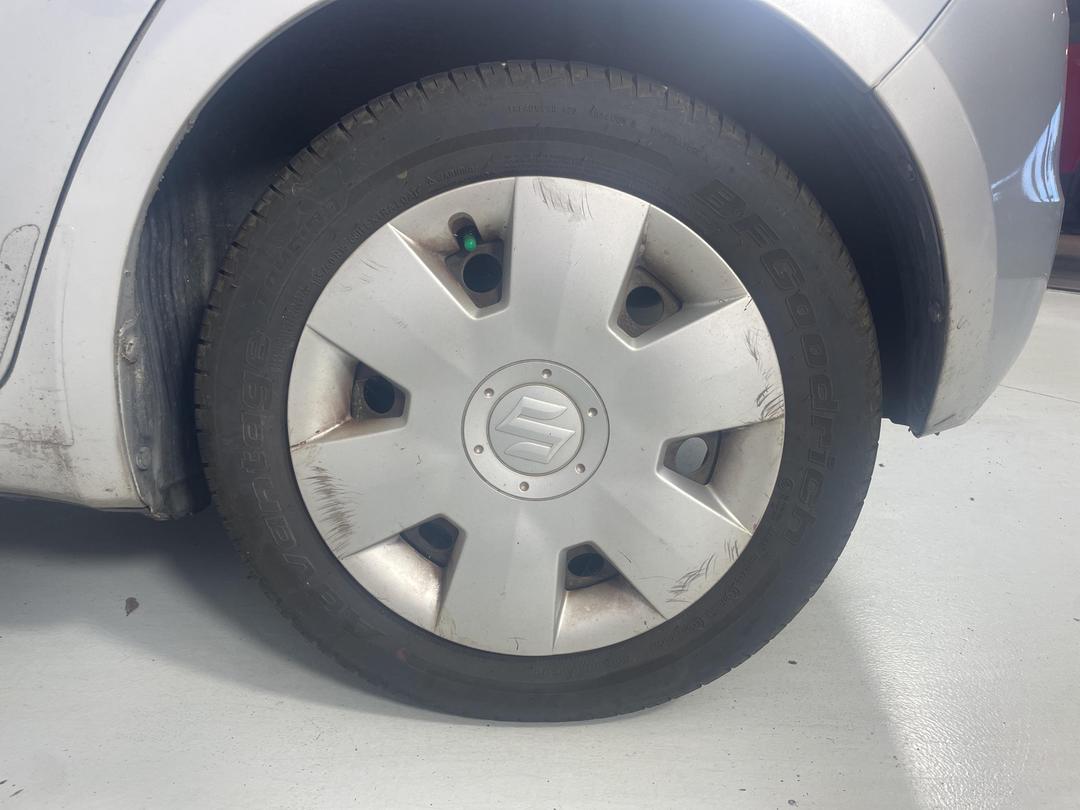 Photo '10' of Suzuki Swift