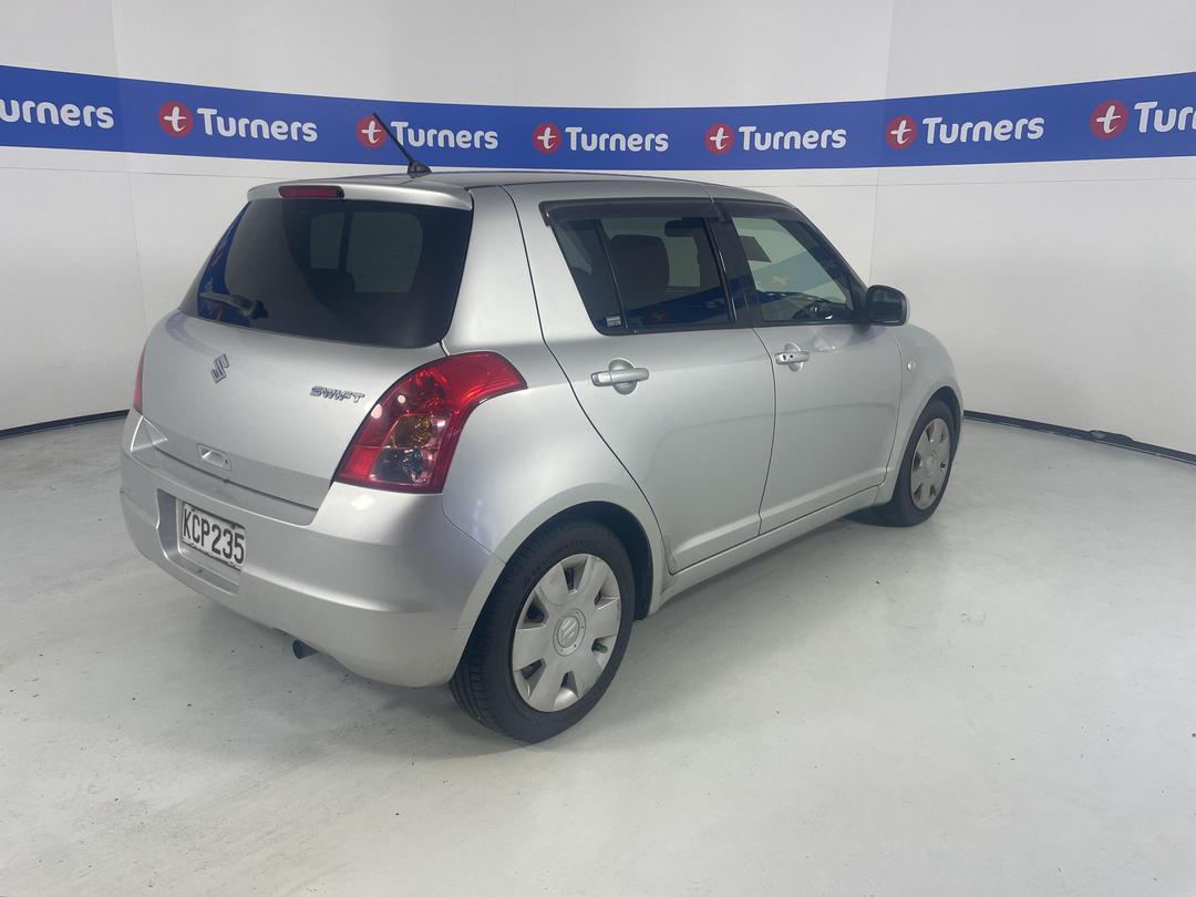 Photo '7' of Suzuki Swift