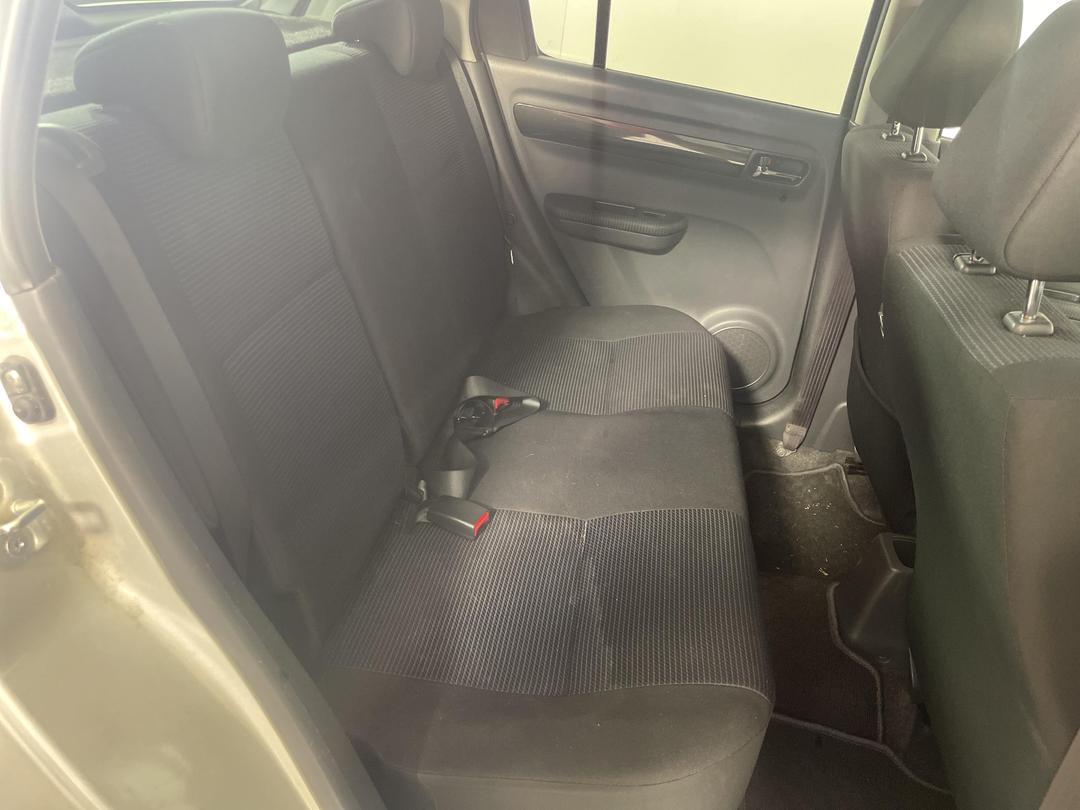 Photo '17' of Suzuki Swift