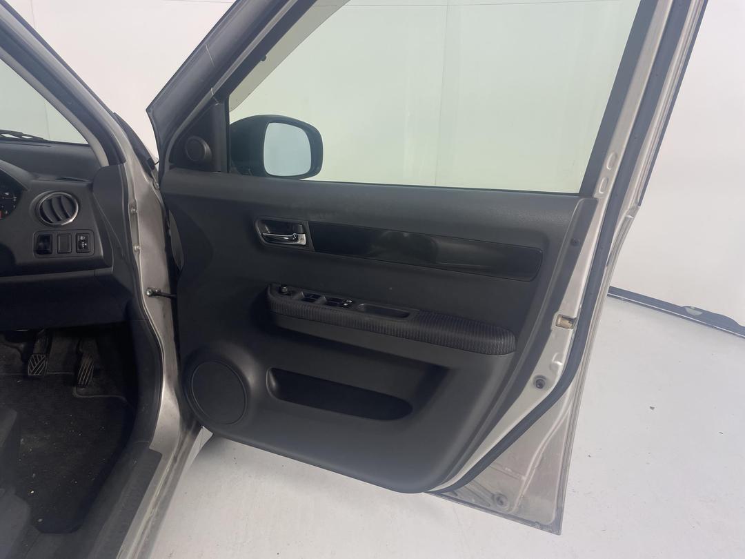 Photo '12' of Suzuki Swift