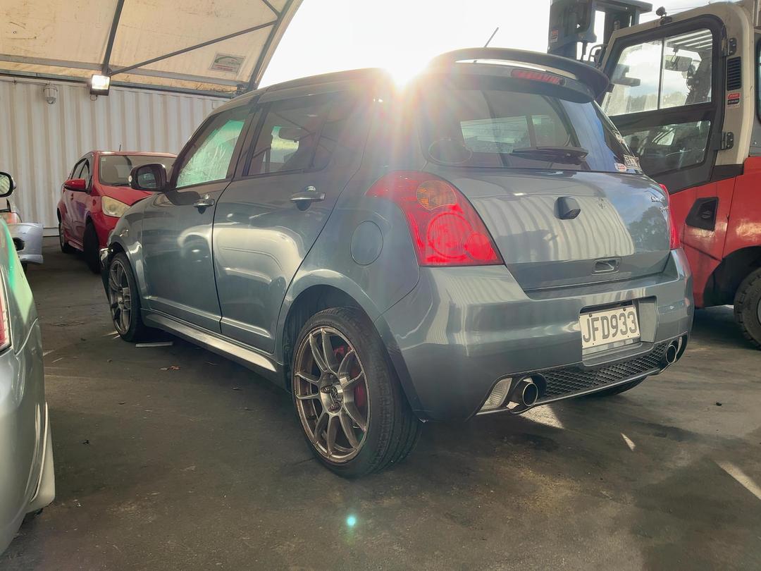 Photo '5' of Suzuki Swift