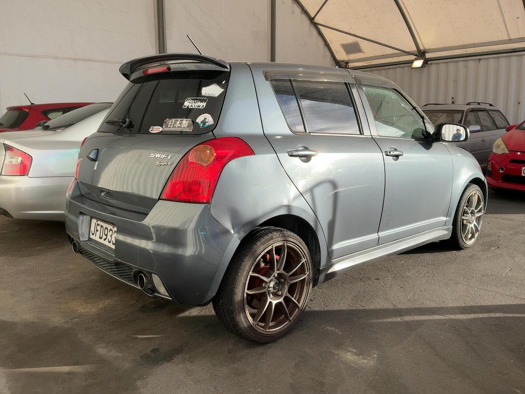 Photo '6' of Suzuki Swift