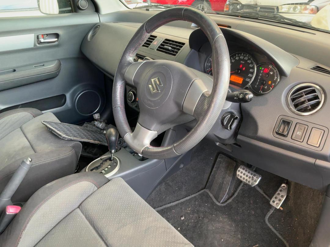 Photo '12' of Suzuki Swift