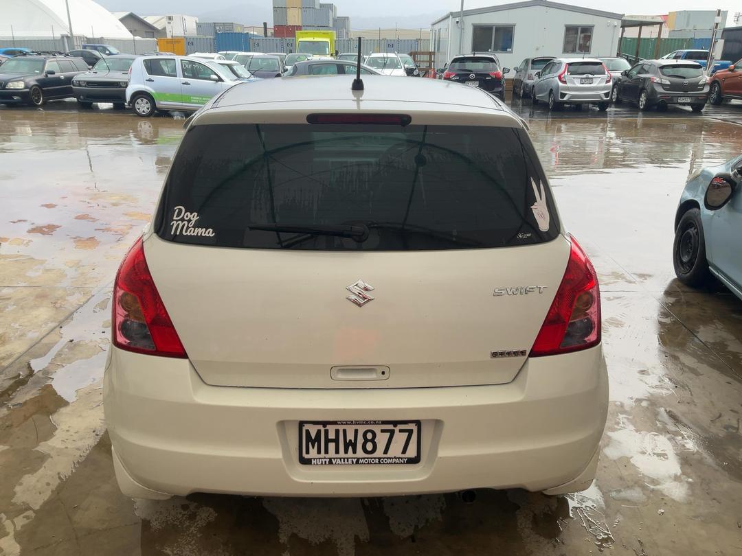 Photo '6' of Suzuki Swift