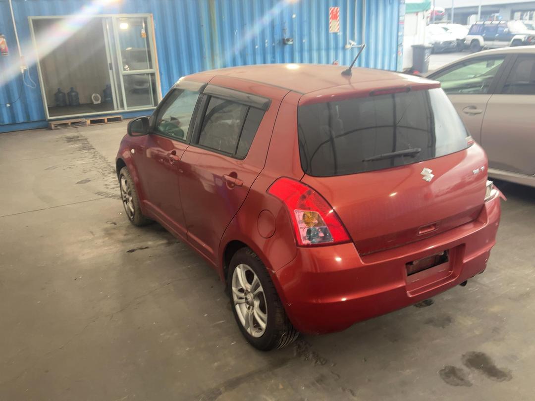 Photo '8' of Suzuki Swift Photo '8' of Suzuki Swift