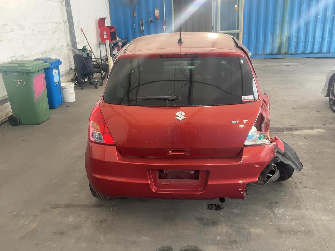 Photo '10' of Suzuki Swift Photo '10' of Suzuki Swift