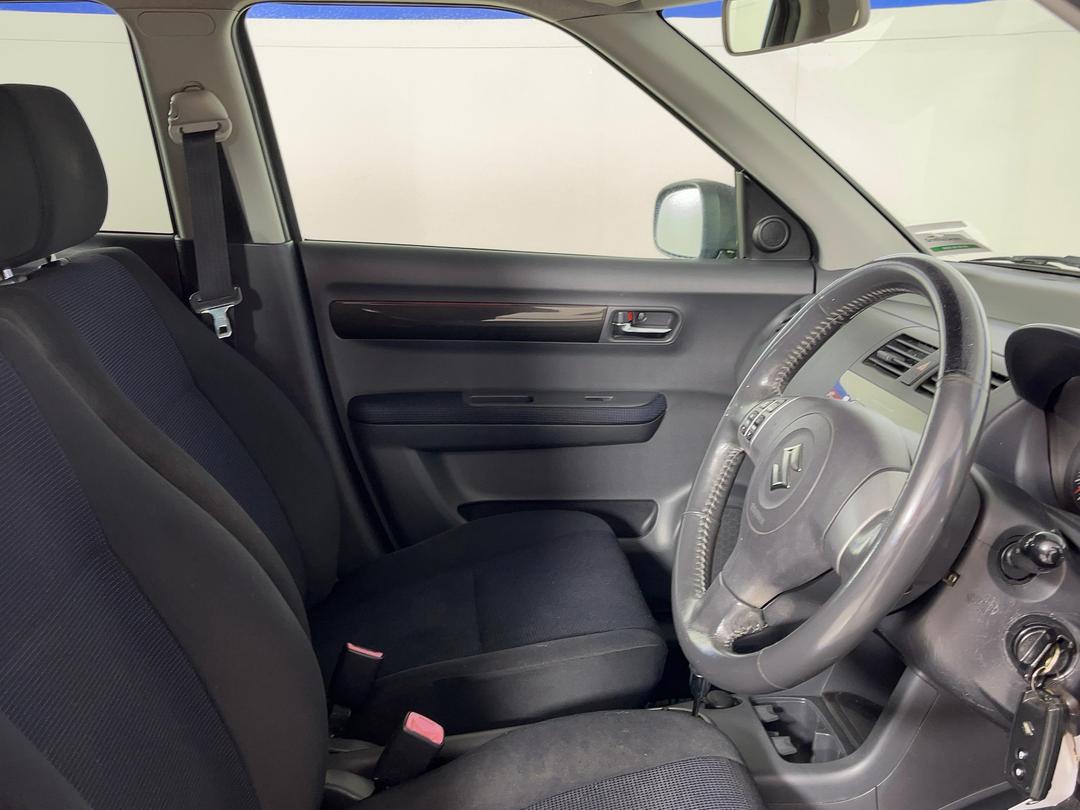 Photo '16' of Suzuki Swift