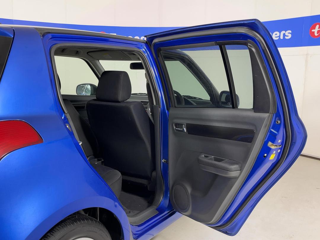 Photo '19' of Suzuki Swift