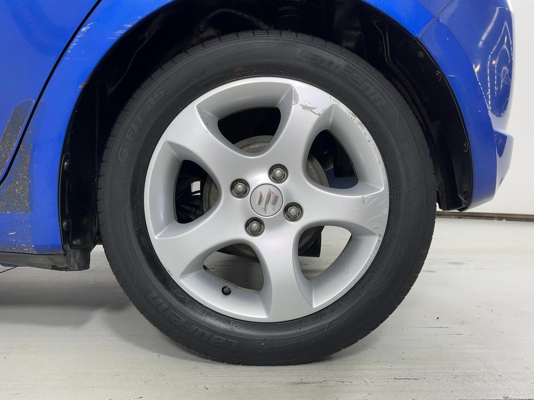 Photo '11' of Suzuki Swift