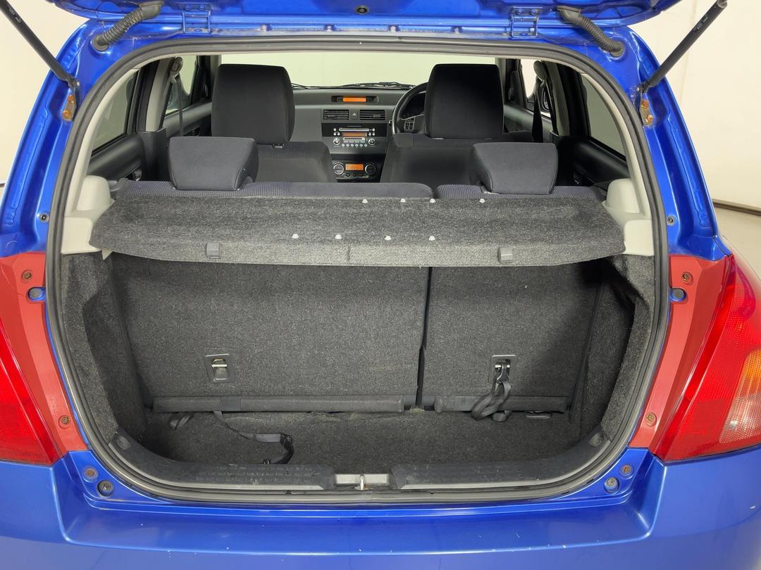 Photo '14' of Suzuki Swift