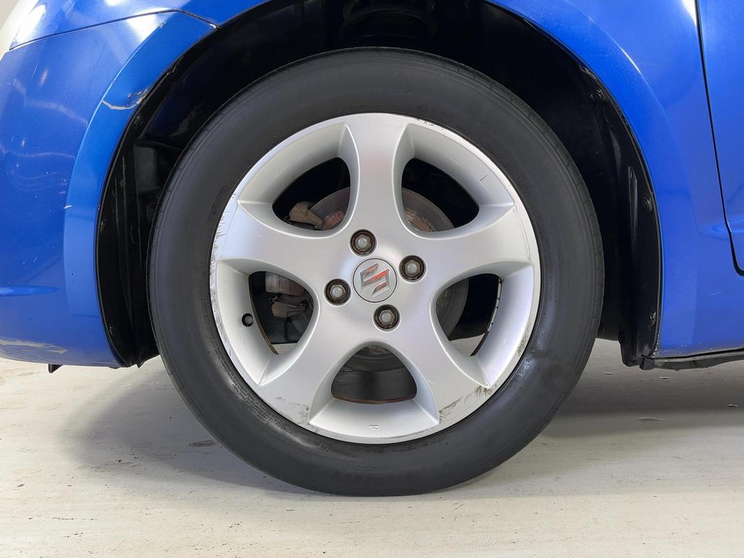 Photo '10' of Suzuki Swift
