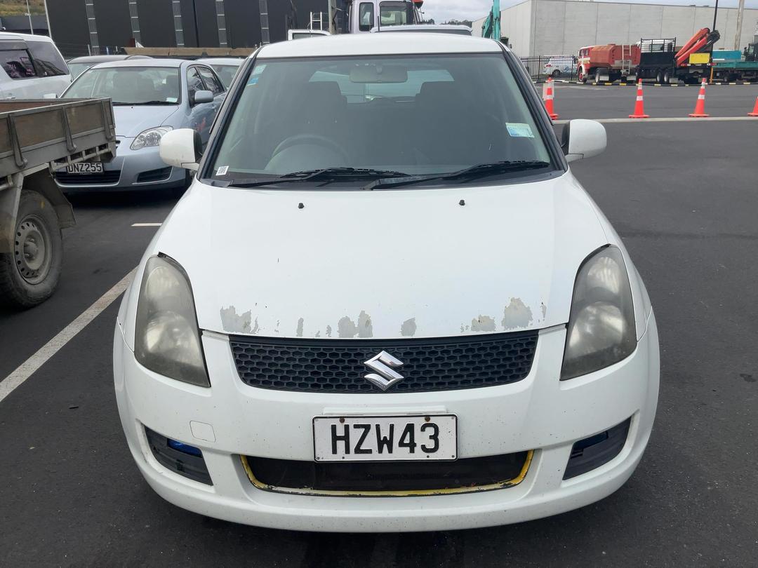 Photo '3' of Suzuki Swift Photo '3' of Suzuki Swift