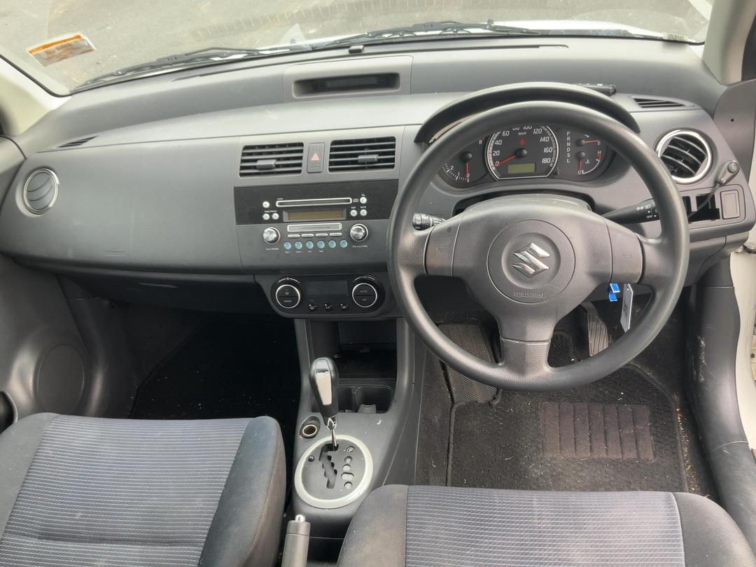 Photo '13' of Suzuki Swift Photo '13' of Suzuki Swift