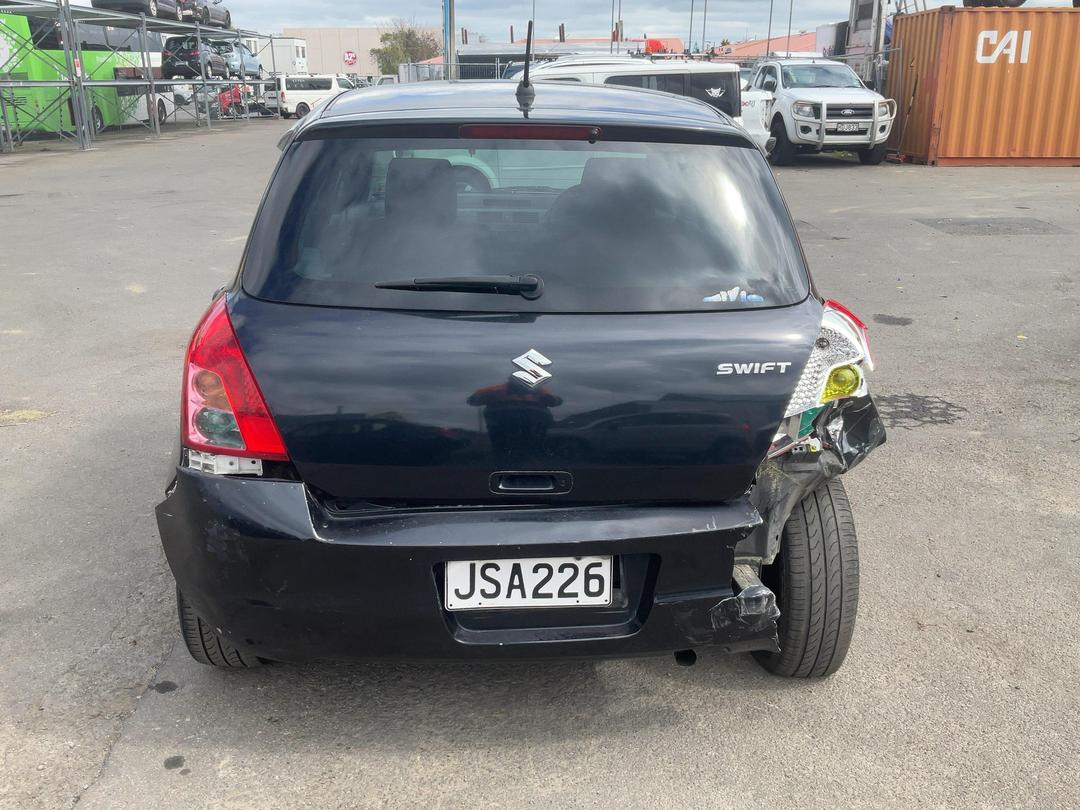 Photo '7' of Suzuki Swift