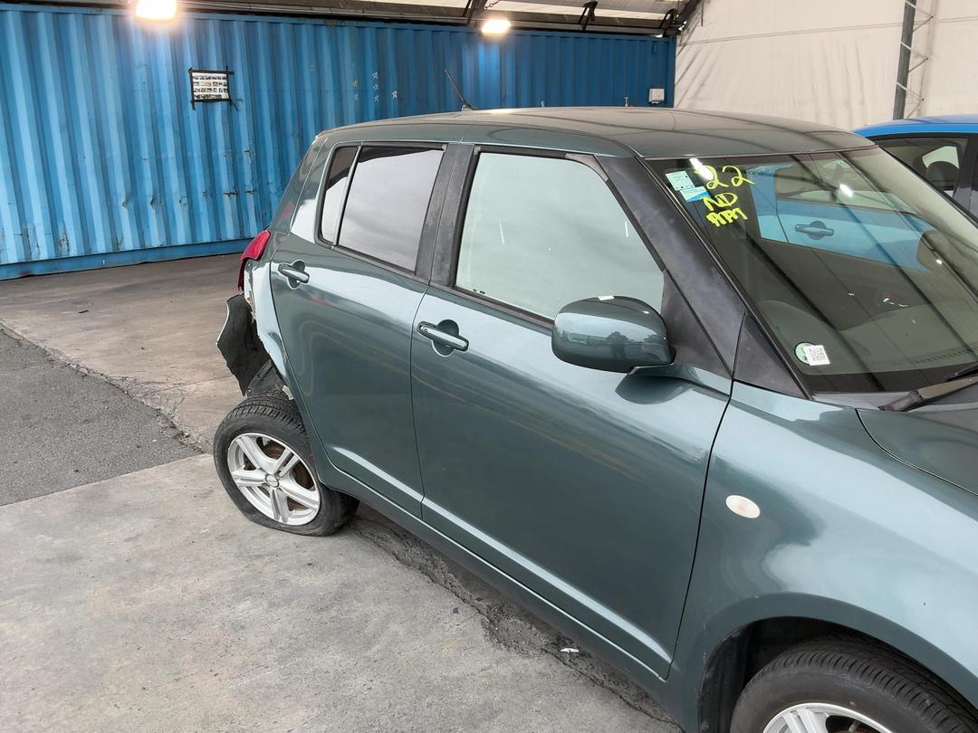 Photo '2' of Suzuki Swift Photo '2' of Suzuki Swift
